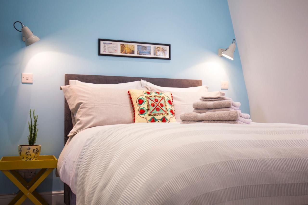 Luxury Bed Just Off The Canal Hotel London Exterior photo