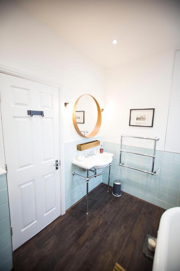 Luxury Bed Just Off The Canal Hotel London Exterior photo